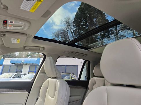 Used 2024 Volvo XC90 B6 Ultimate w/ Protection Package Premier image 22