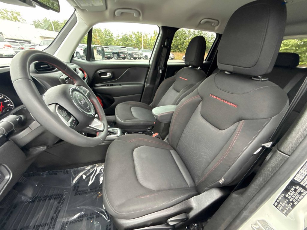 Used 2023 Jeep Renegade Trailhawk AWD/4WD image 11