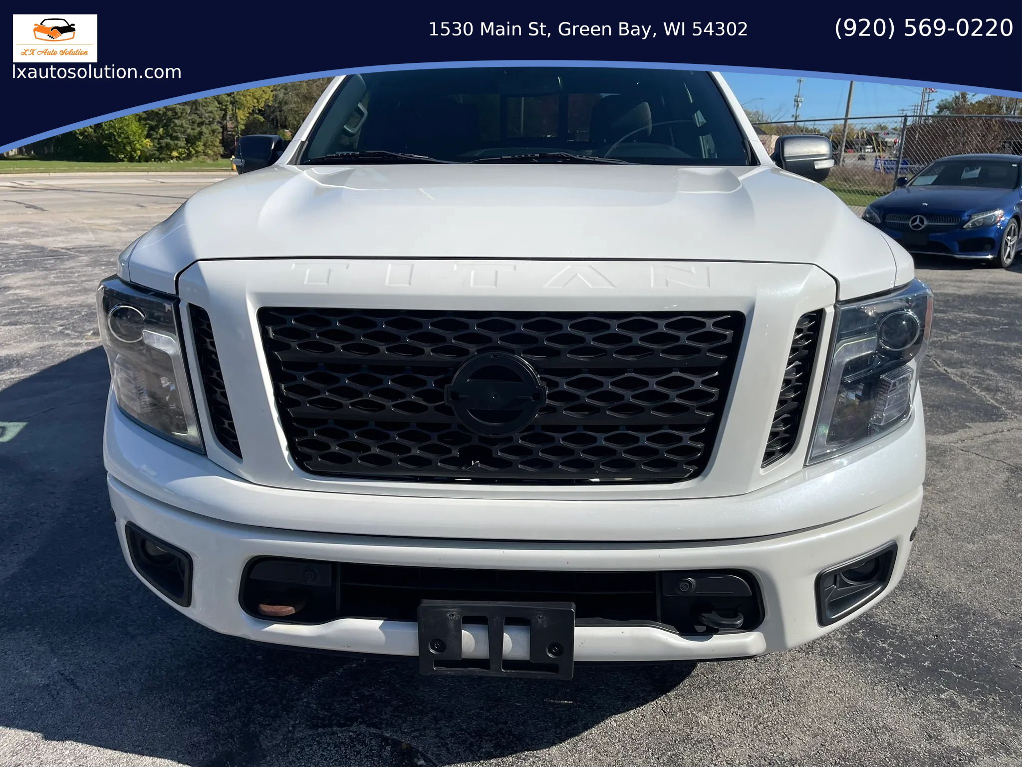 Used 2019 Nissan Titan SV w/ SV Convenience Package AWD/4WD image 9
