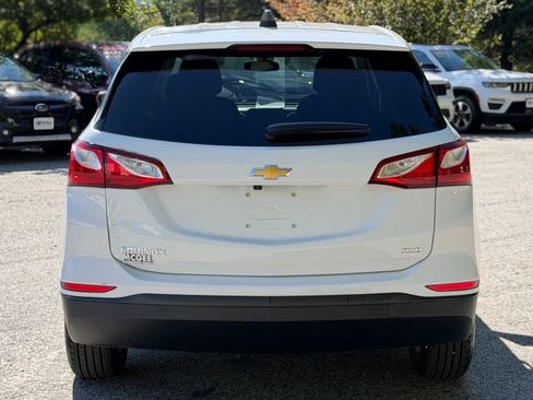 Used 2020 Chevrolet Equinox LS w/ LS Convenience Package AWD/4WD image 4