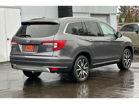 Used 2019 Honda Pilot Touring image 5