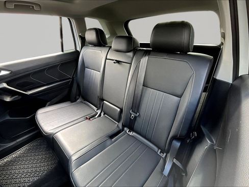 Used 2023 Volkswagen Tiguan SE AWD/4WD image 22