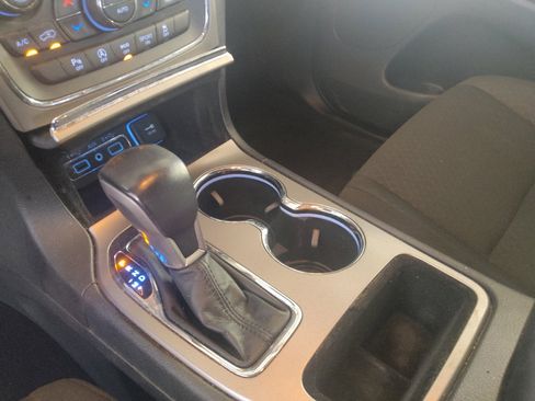 Used 2021 Jeep Grand Cherokee Laredo AWD/4WD image 26