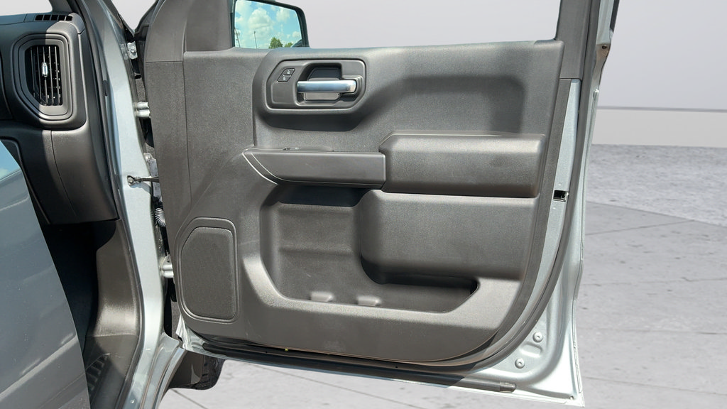 Used 2026 Chevrolet Silverado 1500 Custom w/ LPO, Dark Essentials Package AWD/4WD image 22