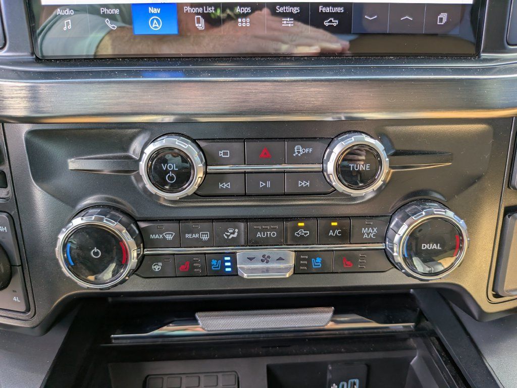 Used 2025 Ford F250 Lariat w/ Chrome Package AWD/4WD image 25