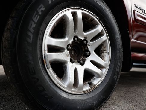 Used 2004 Toyota Tundra Limited image 33