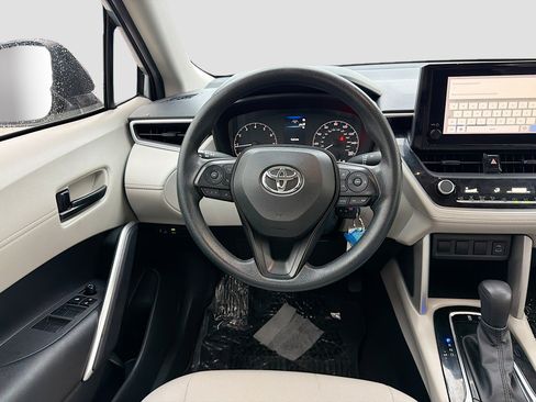 Used 2023 Toyota Corolla Cross L image 16