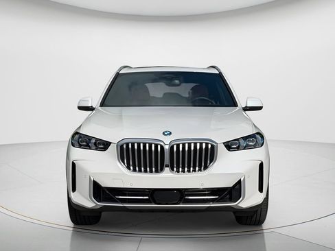 Certified 2024 BMW X5 xDrive50e w/ Premium Package AWD/4WD image 2