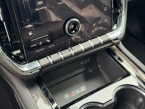 New 2026 GMC Yukon Elevation image 31