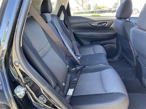 Used 2017 Nissan Rogue S image 26