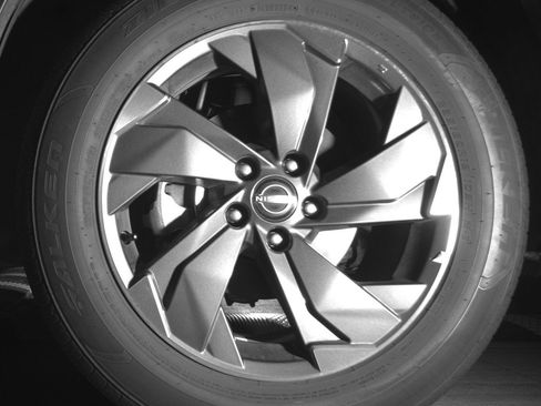 Used 2025 Nissan Rogue SV image 12