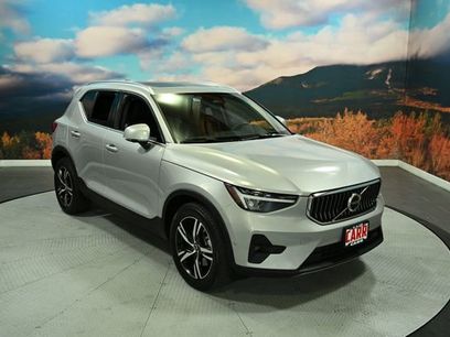 Used 2023 Volvo XC40 B5 Plus