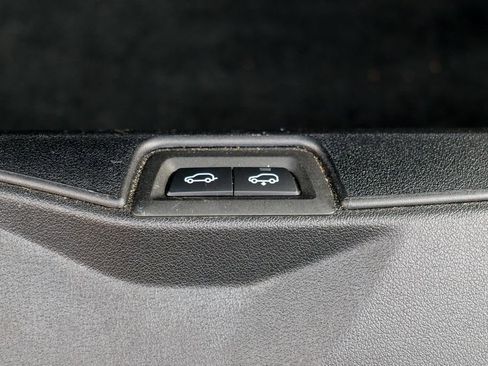 Used 2023 BMW X7 xDrive40i w/ Premium Package image 70