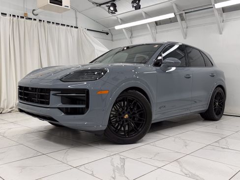 Certified 2025 Porsche Cayenne GTS AWD/4WD image 6