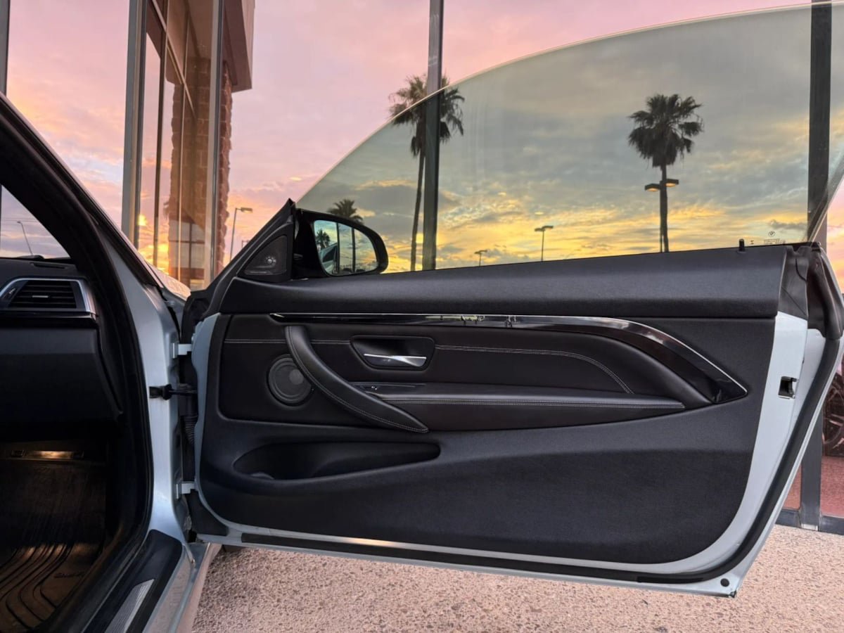 Used 2018 BMW M4 Coupe RWD image 32