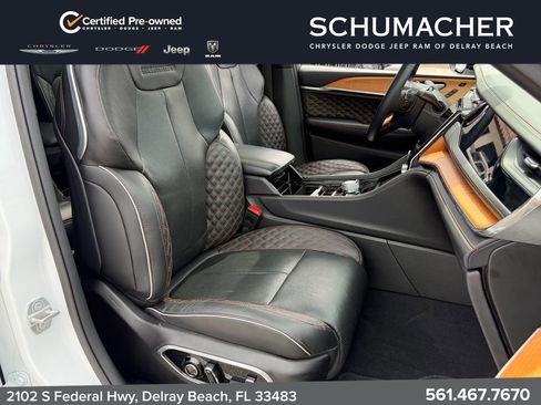 Used 2023 Jeep Grand Cherokee L Summit AWD/4WD image 21