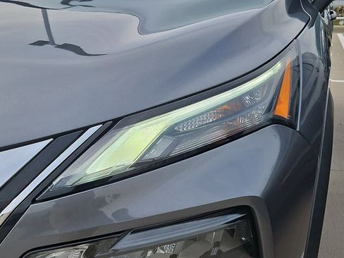 Used 2023 Nissan Rogue S image 10