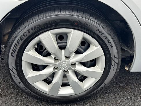 Used 2016 Toyota Corolla LE image 10