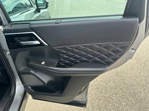 Used 2023 Mitsubishi Outlander SEL Black Edition AWD/4WD image 11