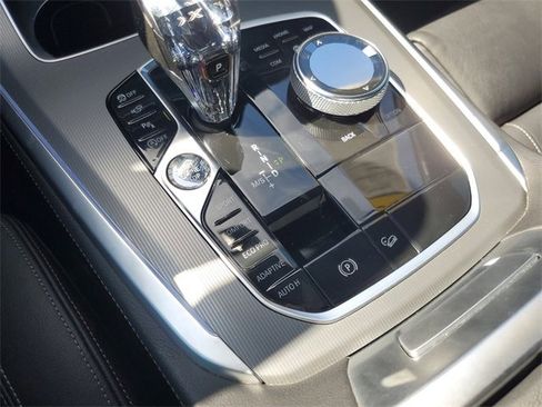 Used 2019 BMW X5 xDrive50i w/ M Sport Package image 28