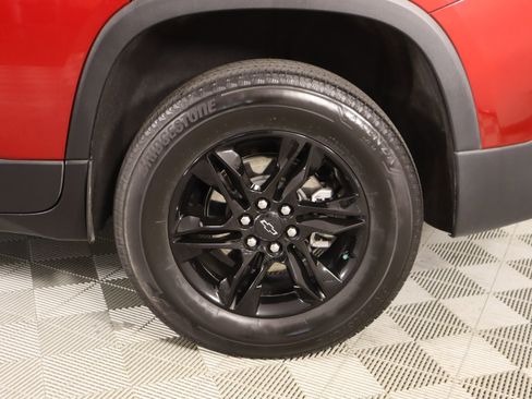 Used 2024 Chevrolet Traverse LT image 19