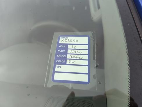 Used 2012 Nissan Frontier SV w/ SV Premium Utility Pkg RWD image 6