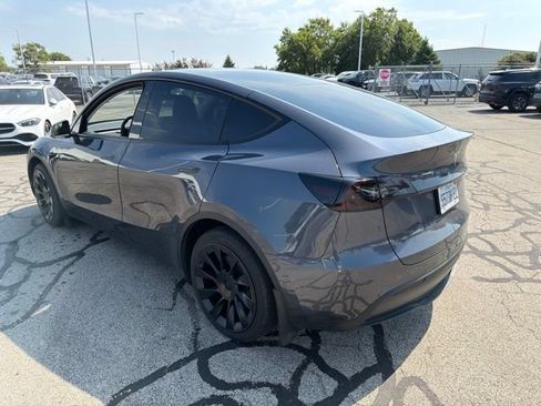 Used 2022 Tesla Model Y Long Range AWD/4WD image 8