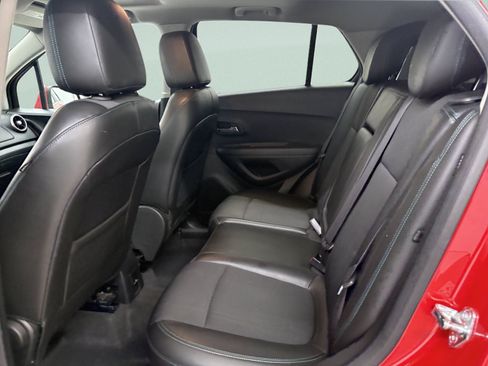 Used 2016 Chevrolet Trax LT w/ LT Sun and Sound Package FWD image 12