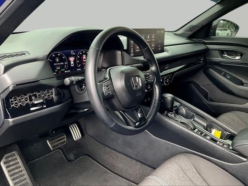 Used 2025 Honda Accord Sport image 35