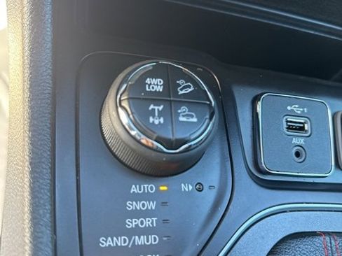 Used 2021 Jeep Cherokee Trailhawk w/ Trailer Tow Group image 20