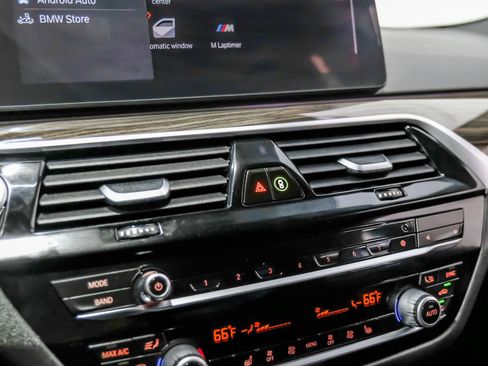 Used 2022 BMW 540i w/ M Sport Package image 33