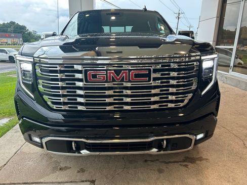 Used 2023 GMC Sierra 1500 Denali AWD/4WD image 3