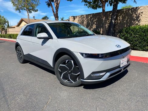 Used 2024 Hyundai Ioniq 5 SEL image 2