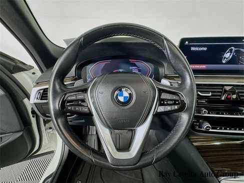Certified 2022 BMW 530i xDrive w/ Premium Package image 11