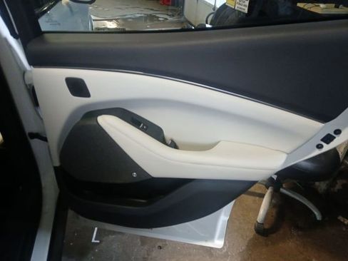 Certified 2022 Ford Mustang Mach-E Premium w/ Ice White Appearance Package image 49