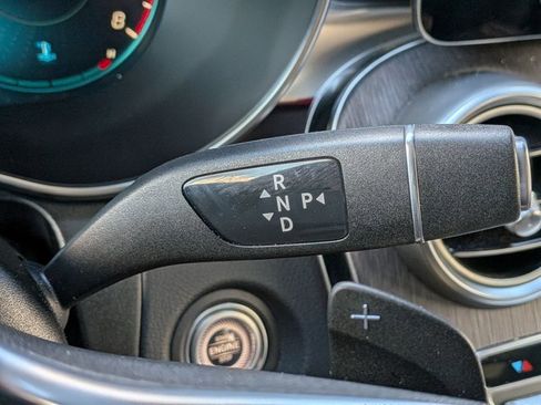 Used 2021 Mercedes-Benz GLC 300 4MATIC image 12