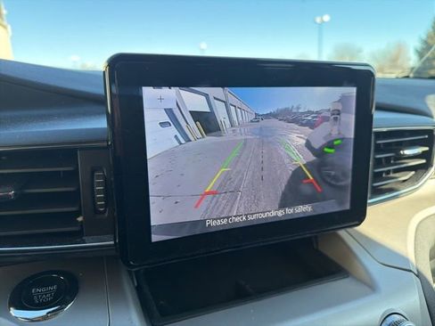 Used 2023 Ford Explorer XLT w/ Equipment Group 202A image 21