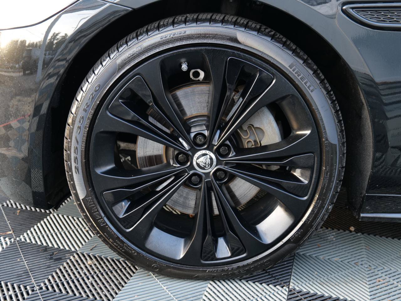Used 2024 Jaguar XF R-Dynamic SE AWD/4WD image 87