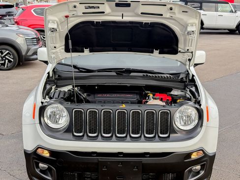 Used 2018 Jeep Renegade Latitude image 27