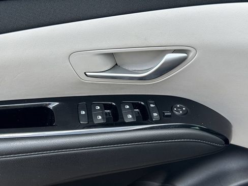 Used 2022 Hyundai Tucson SEL w/ Convenience + Premium Package FWD image 10