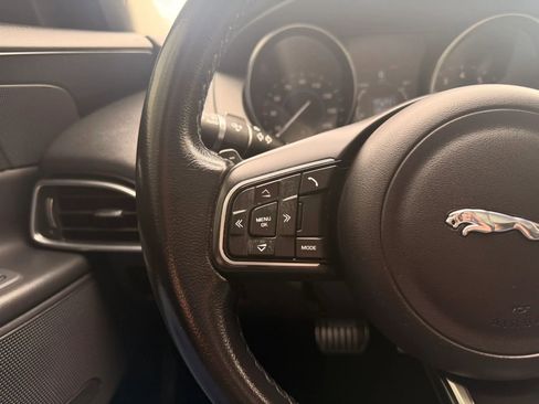 Used 2017 Jaguar XE RWD image 14