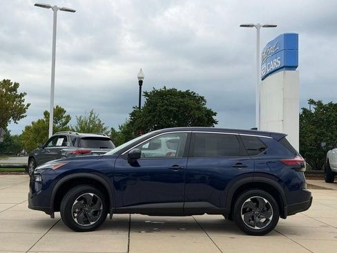 Used 2025 Nissan Rogue SV AWD/4WD image 7