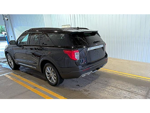 Used 2023 Ford Explorer XLT w/ Equipment Group 202A AWD/4WD image 2