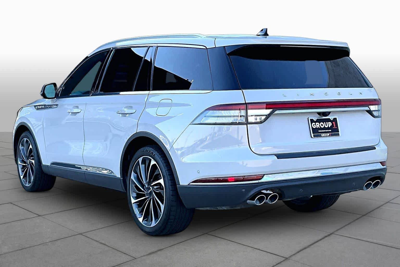 Used 2022 Lincoln Aviator Reserve w/ Equipment Group 201A RWD image 12