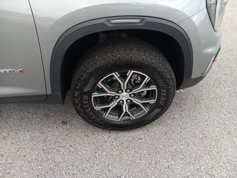 Used 2024 GMC Acadia AT4 w/ Luxury Package AWD/4WD image 7