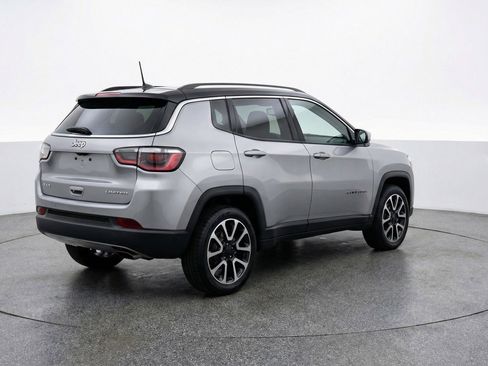 Used 2025 Jeep Compass Trailhawk image 9