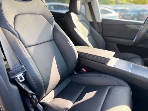Used 2026 Tesla Model Y 2WD image 18