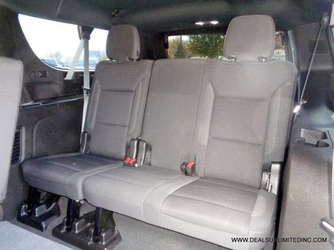 Used 2021 GMC Yukon XL SLE w/ Gmc Pro Safety Plus Package AWD/4WD image 19