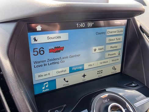 Used 2018 Ford Escape Titanium image 9