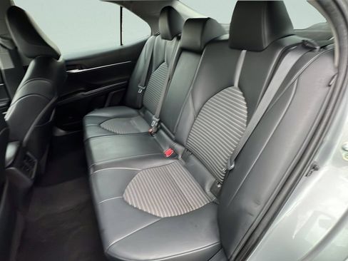 Used 2022 Toyota Camry SE w/ Audio Upgrade Package FWD image 9